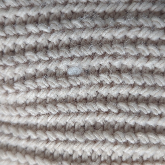 H&M Sweater - Picture 5 of 6